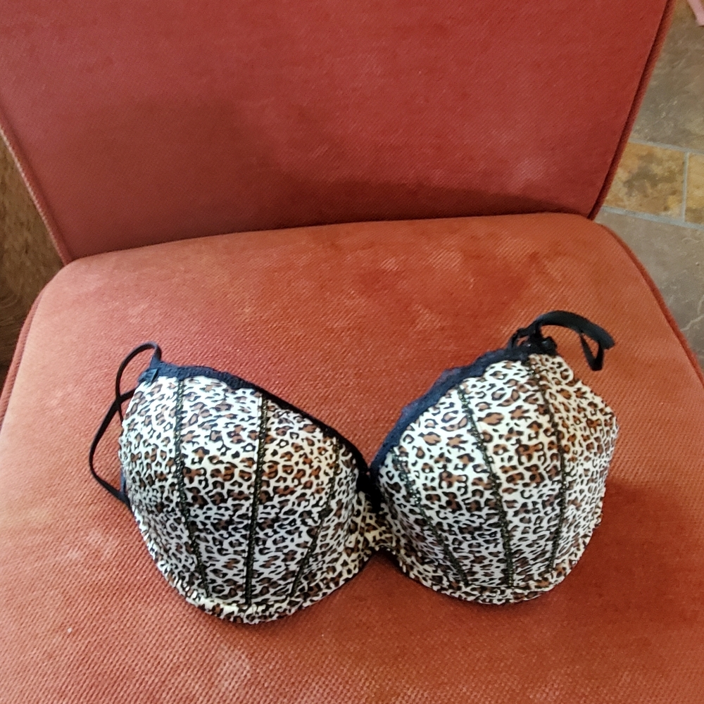 Apt 9 36D bra animal print,